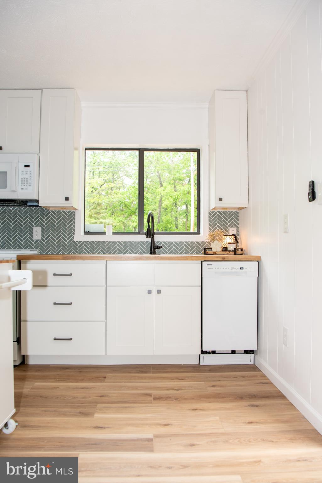 CABIN AT LOST RIVER - Residential