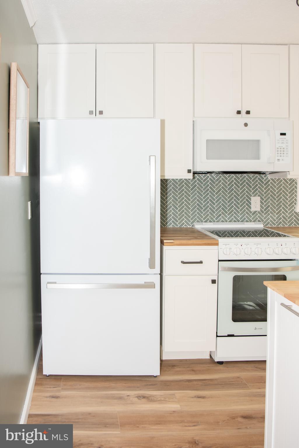 CABIN AT LOST RIVER - Residential