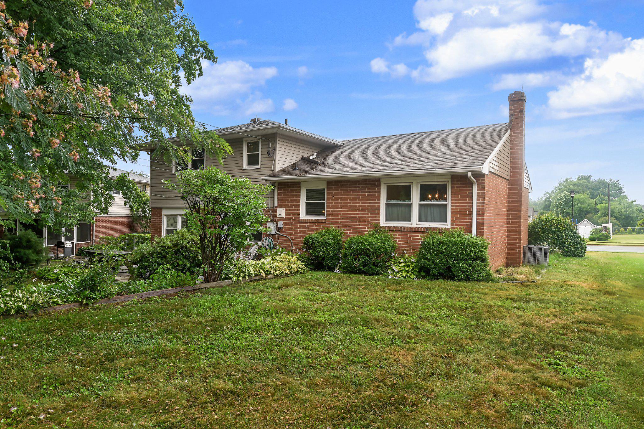 2702 PECKSNIFF ROAD