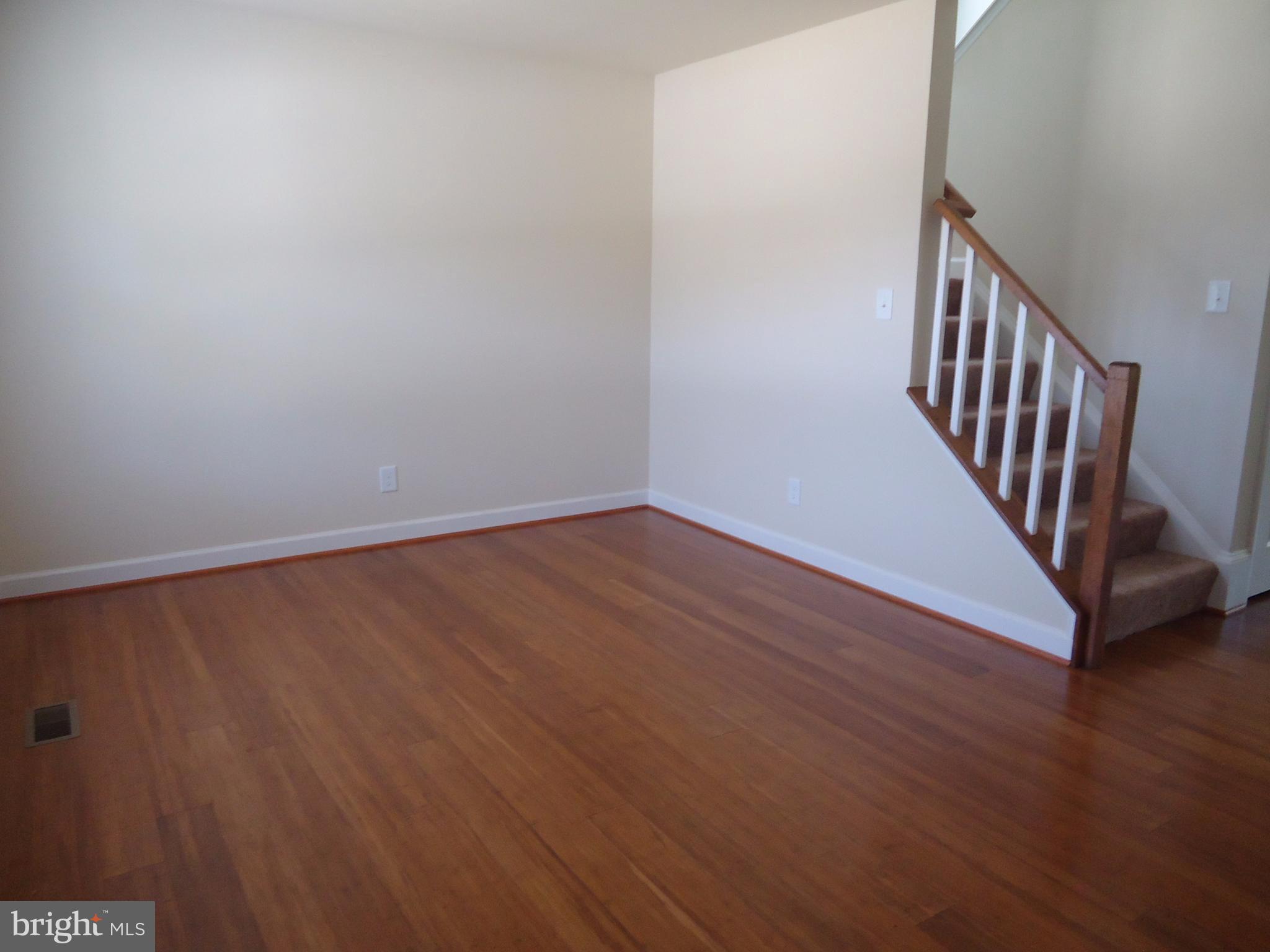 DABNEY WOODS - Residential Lease