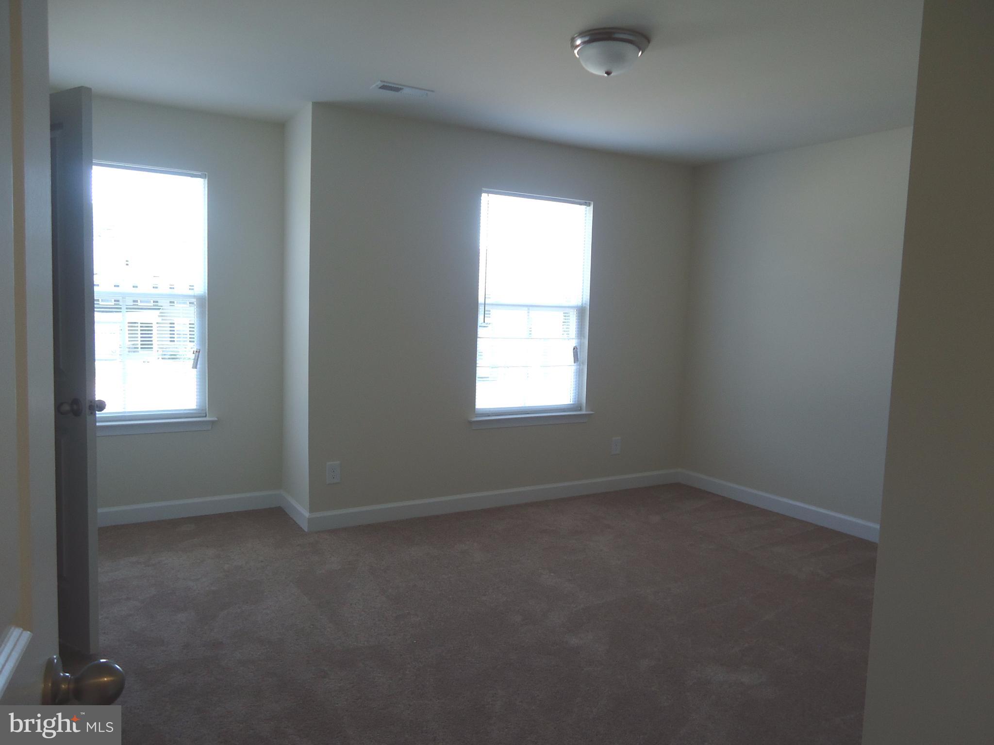 DABNEY WOODS - Residential Lease