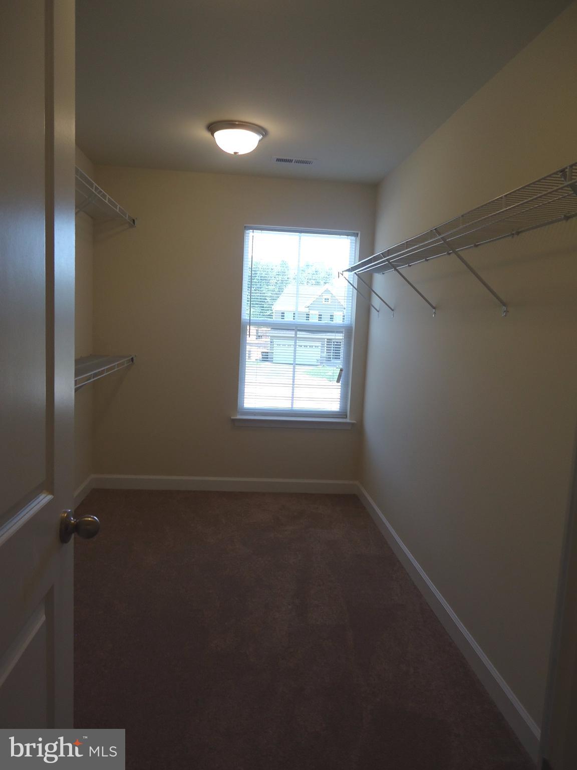 DABNEY WOODS - Residential Lease