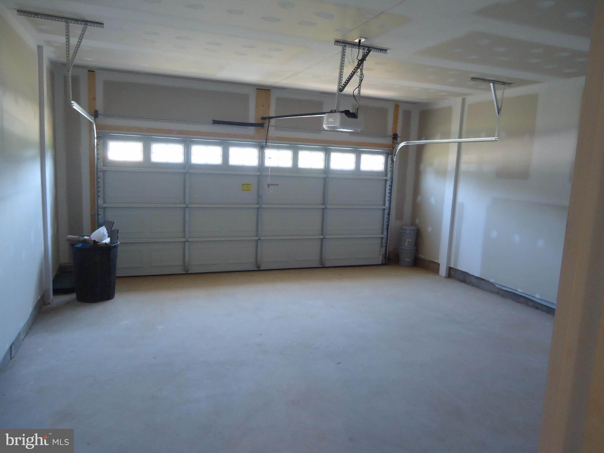 DABNEY WOODS - Residential Lease