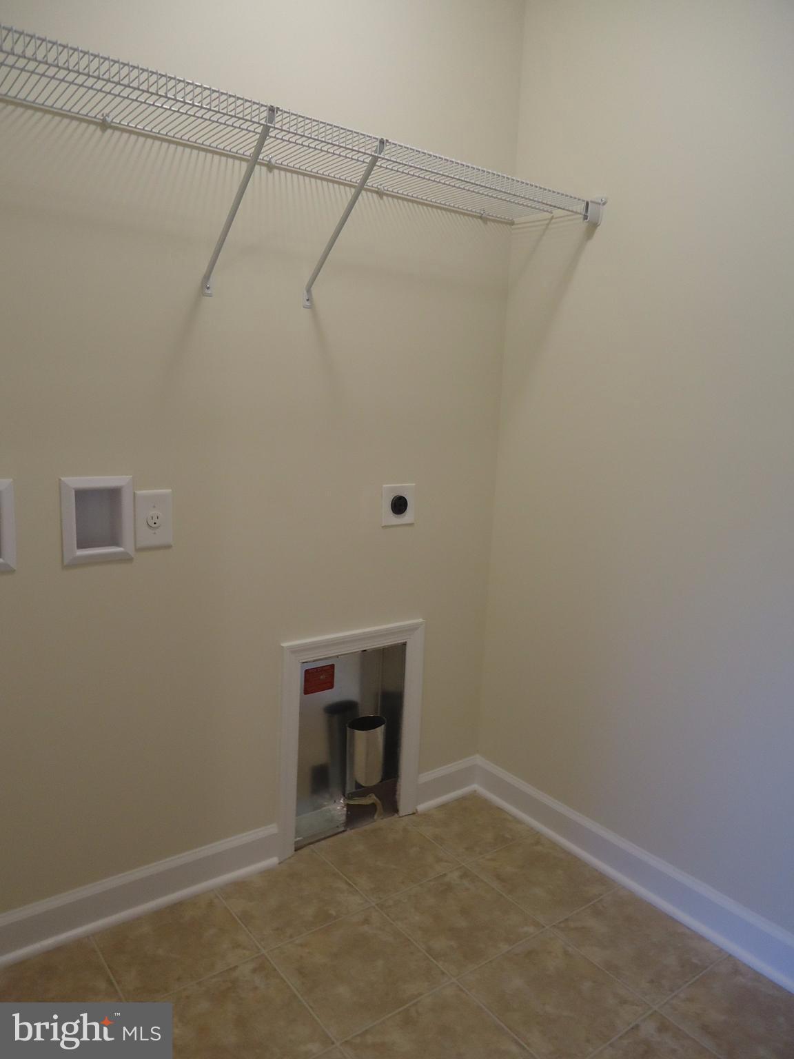 DABNEY WOODS - Residential Lease