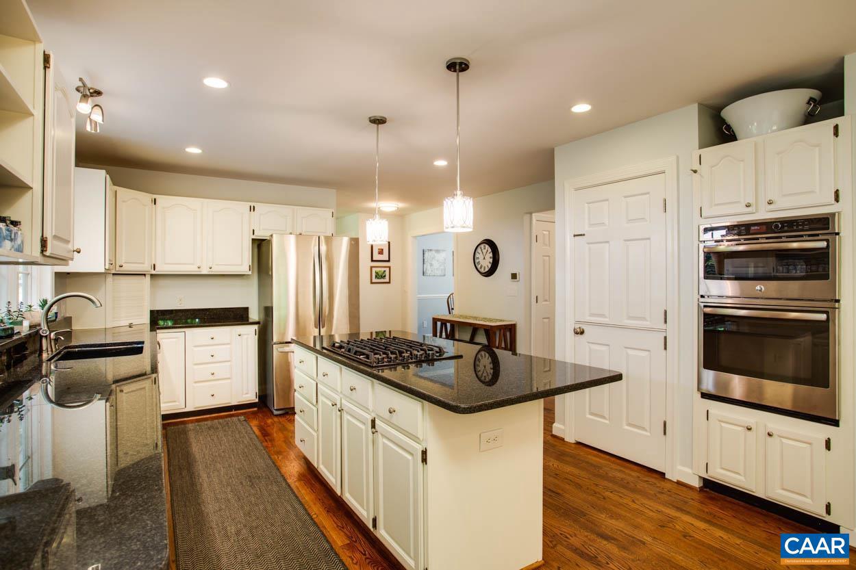 IVY OAKS - Residential