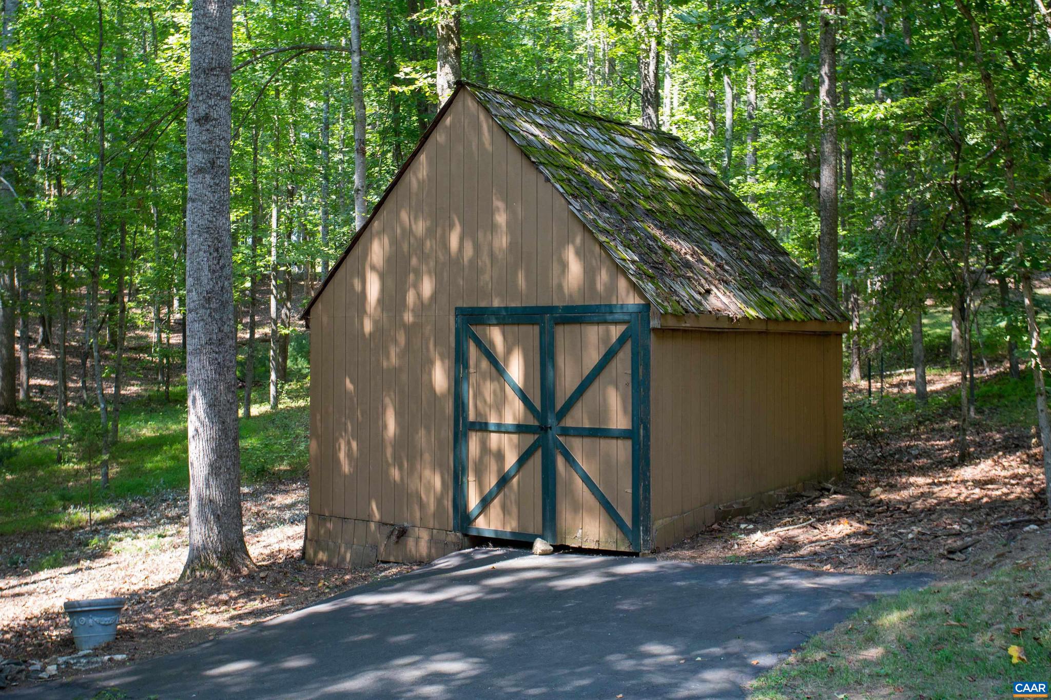 IVY OAKS - Residential