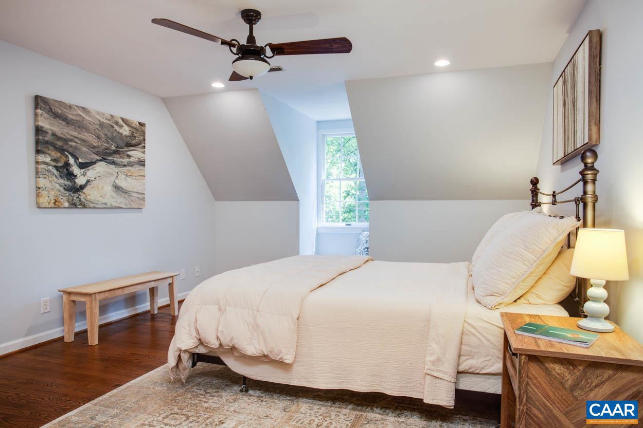 IVY OAKS - Residential