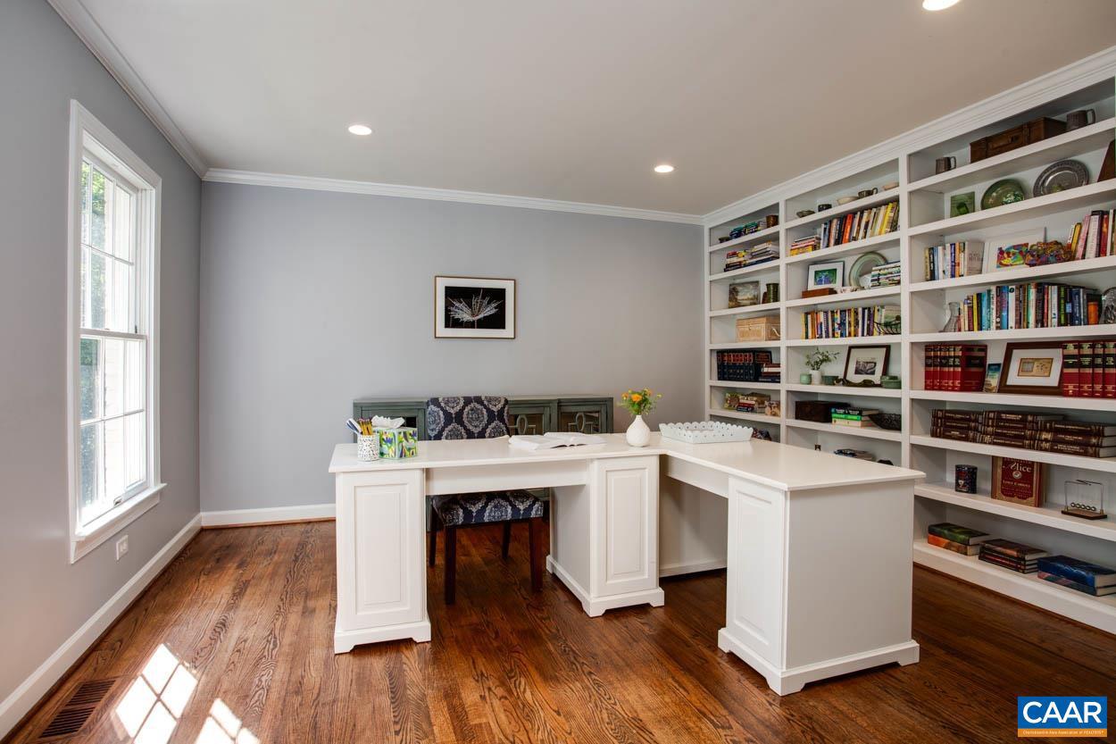 IVY OAKS - Residential