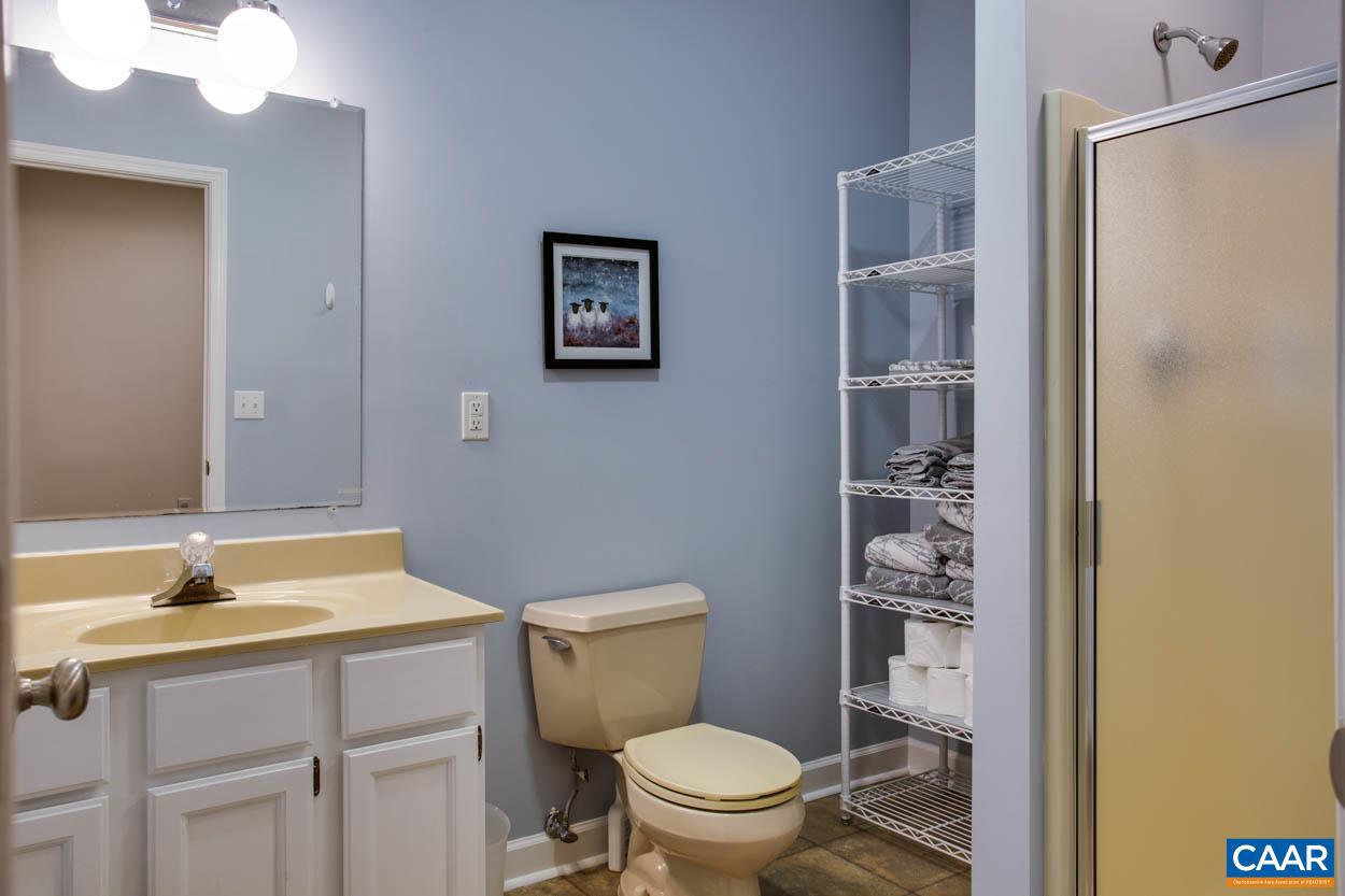 IVY OAKS - Residential