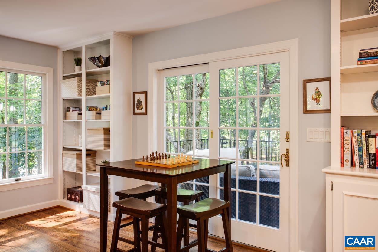 IVY OAKS - Residential