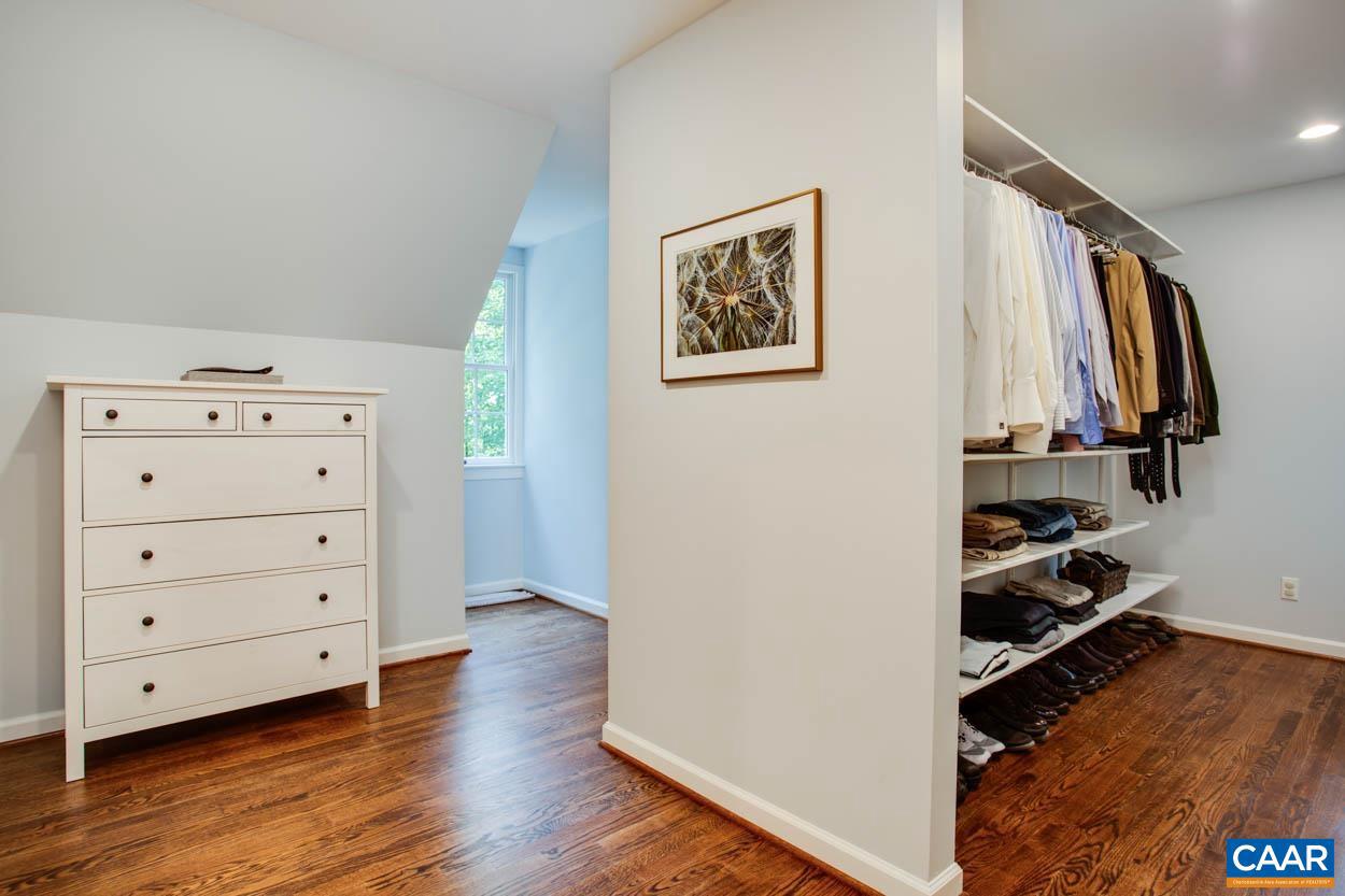 IVY OAKS - Residential