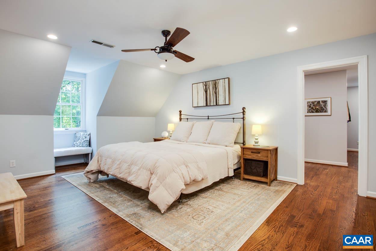 IVY OAKS - Residential