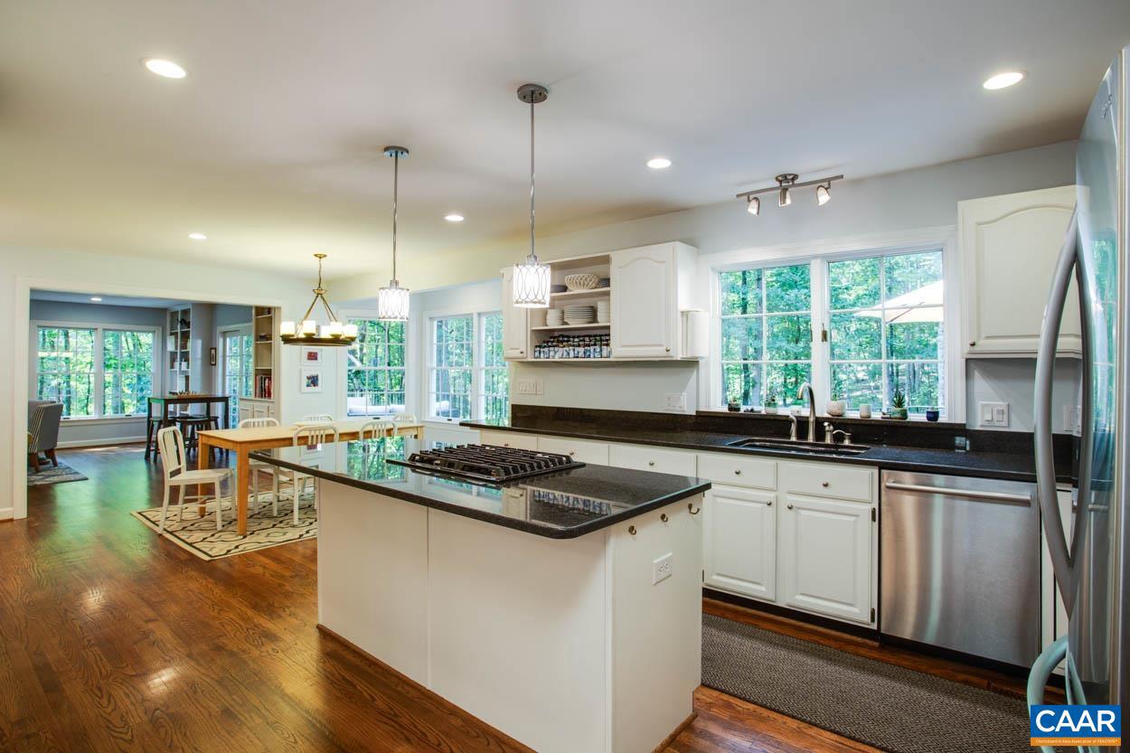 IVY OAKS - Residential