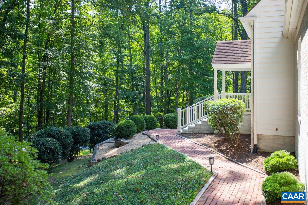 IVY OAKS - Residential