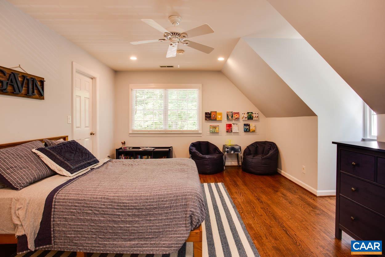 IVY OAKS - Residential