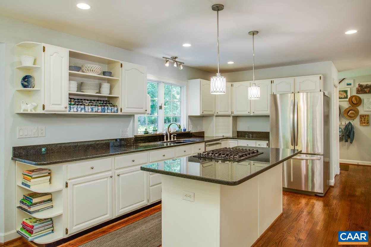 IVY OAKS - Residential