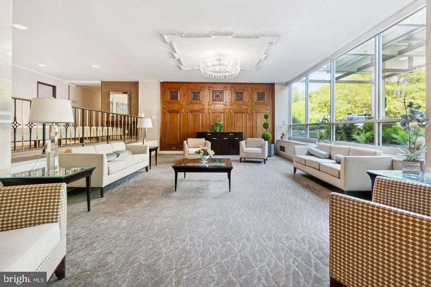 1900 LYTTONSVILLE ROAD 819