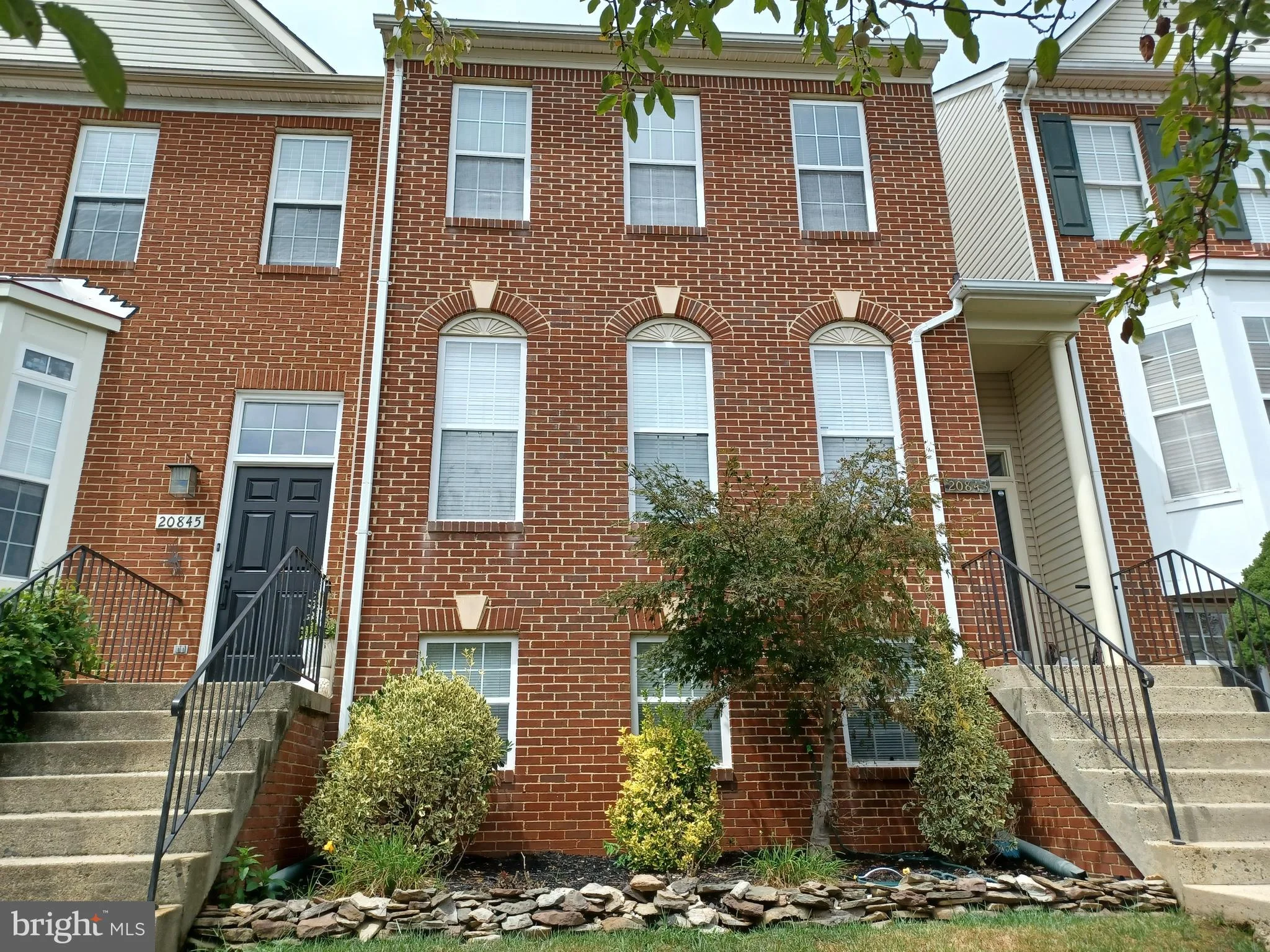 20843 Derrydale Sq, Sterling, VA 20165