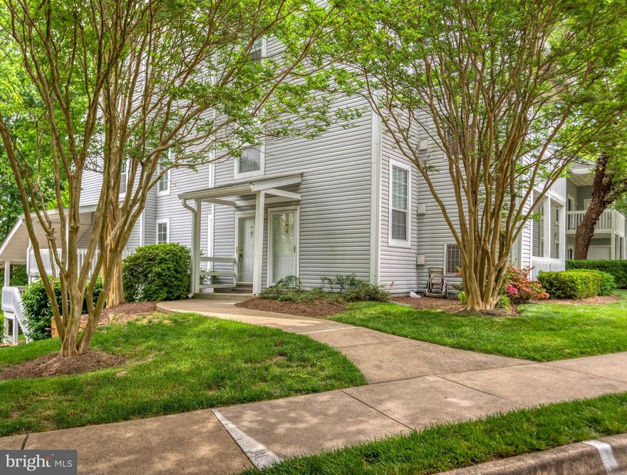 Welcome Home. This 2 bedroom / 1 bathroom condo has been meticulously cared for and it shows. Upgrades galore and attention to detail makes this home move in ready. Looking for a gourmet kitchen, you found it. A completely remodeled  jack and jill bathroom for privacy, it's here. Brazilian Cherry Hardwood floors throughout add an unmatched style. Custom appointments in the living and dining areas are ready for your furnishings. This pet friendly condo is perfectly located for any commuter. Close to I95, Prince WIlliam Parkway and Rt. 123.