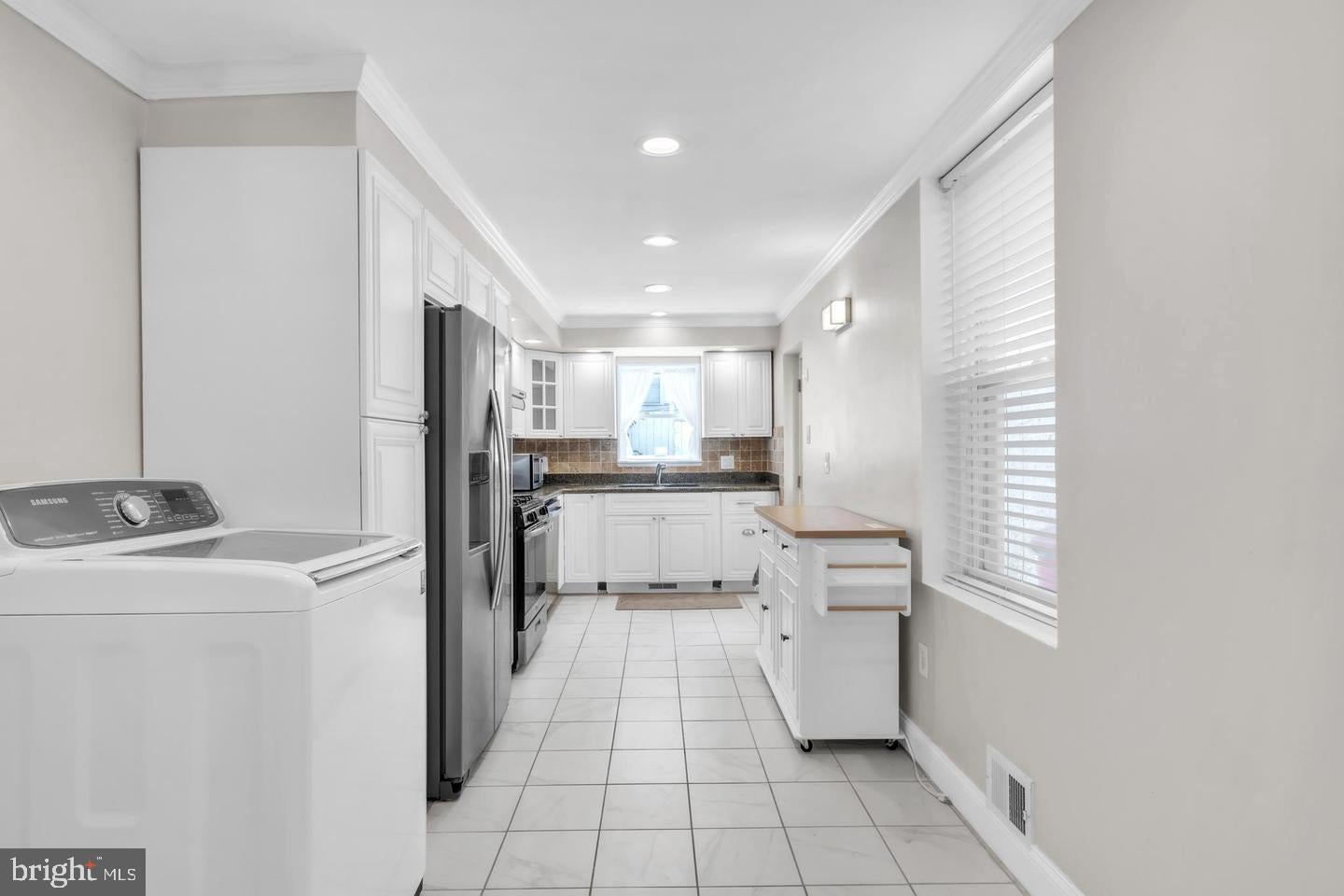 719 N UBER STREET