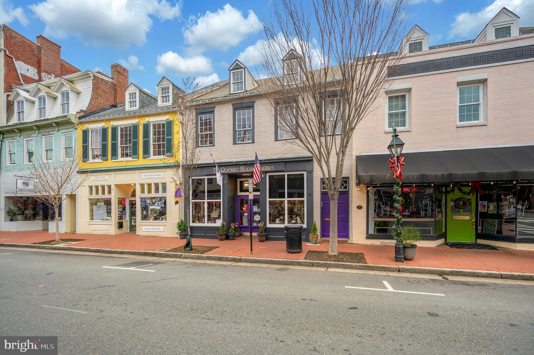 803 CAROLINE STREET