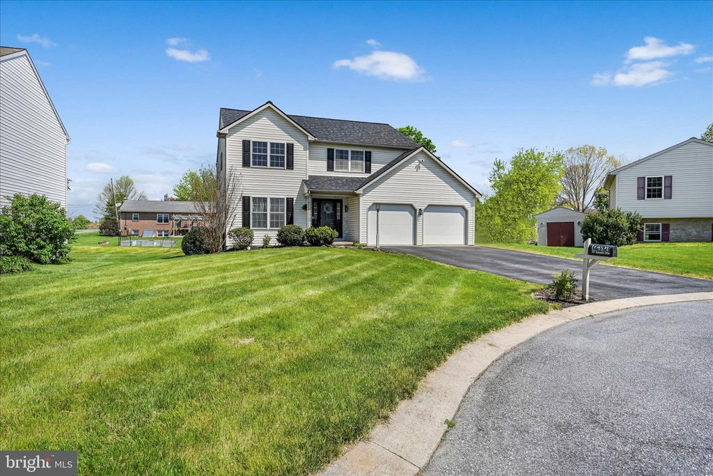 Photo of 707 Kenneth Drive, MOUNT JOY, PA 17552 (MLS # PALA2086904)
