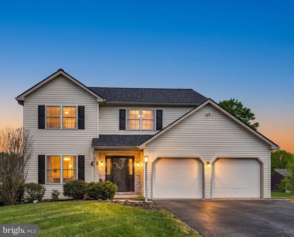 Photo of 707 Kenneth Drive, MOUNT JOY, PA 17552 (MLS # PALA2086904)