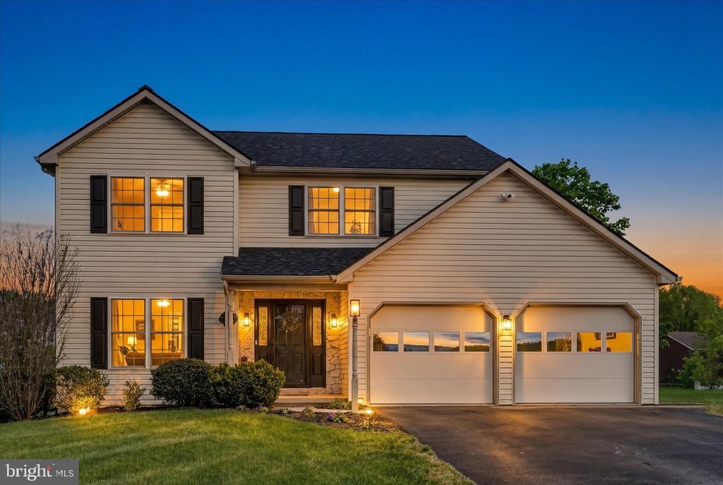 Photo of 707 Kenneth Drive, MOUNT JOY, PA 17552 (MLS # PALA2086904)
