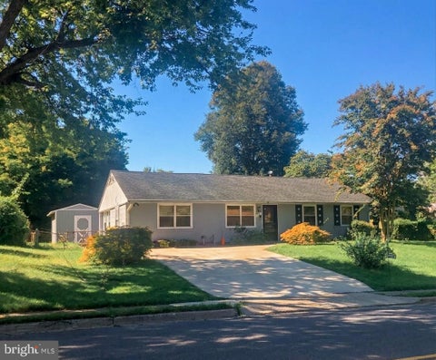 Photo of 7705 Kalorama Road, ANNANDALE, VA 22003 (MLS # VAFX2339962)
