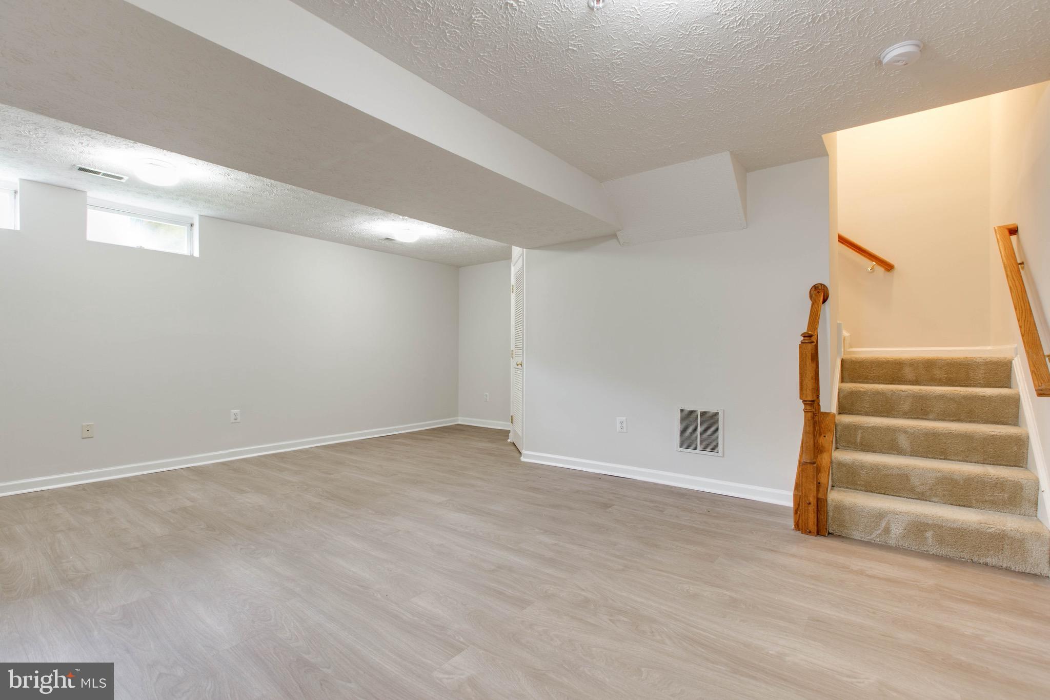 BRIGHTFIELD - Residential Lease