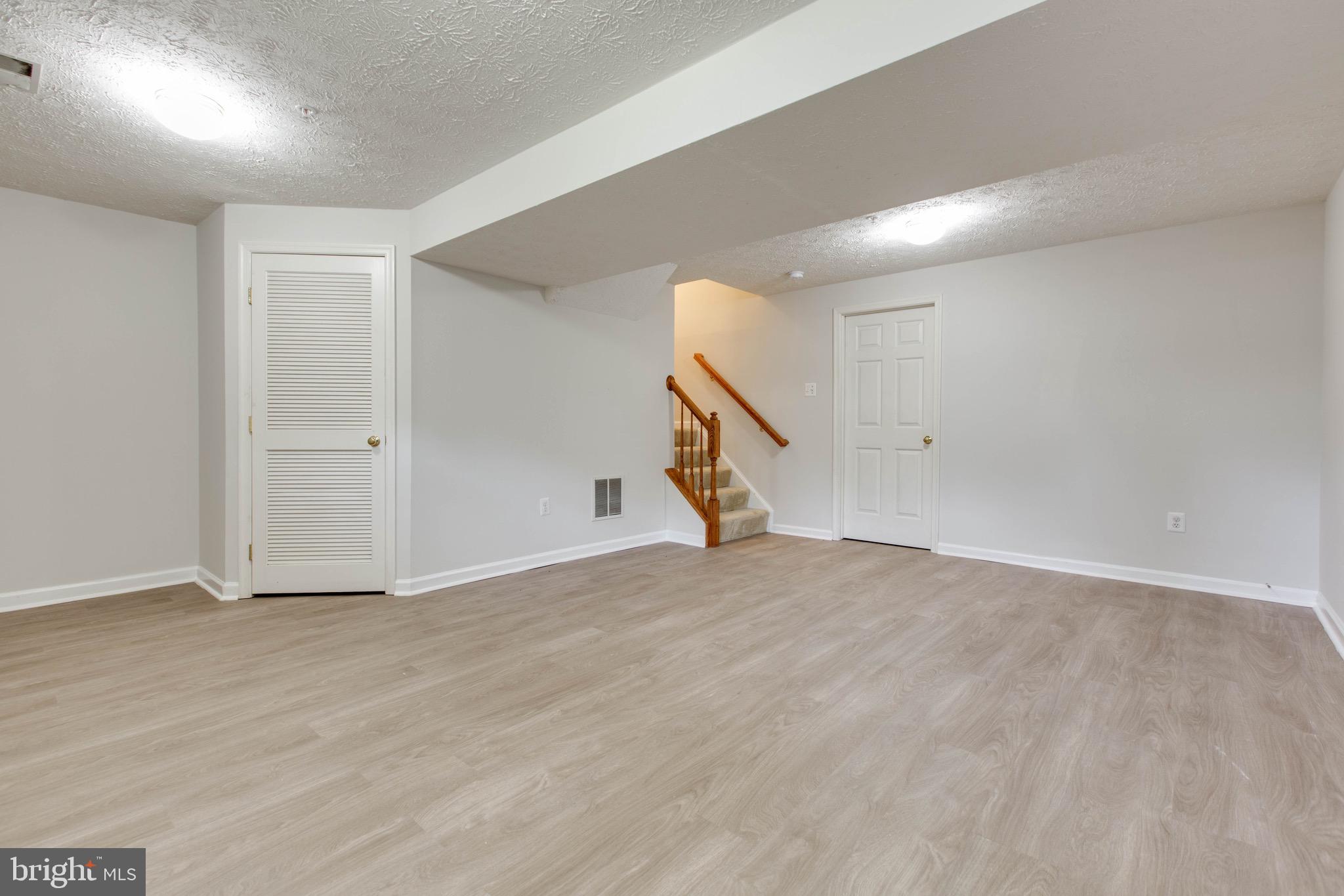 BRIGHTFIELD - Residential Lease