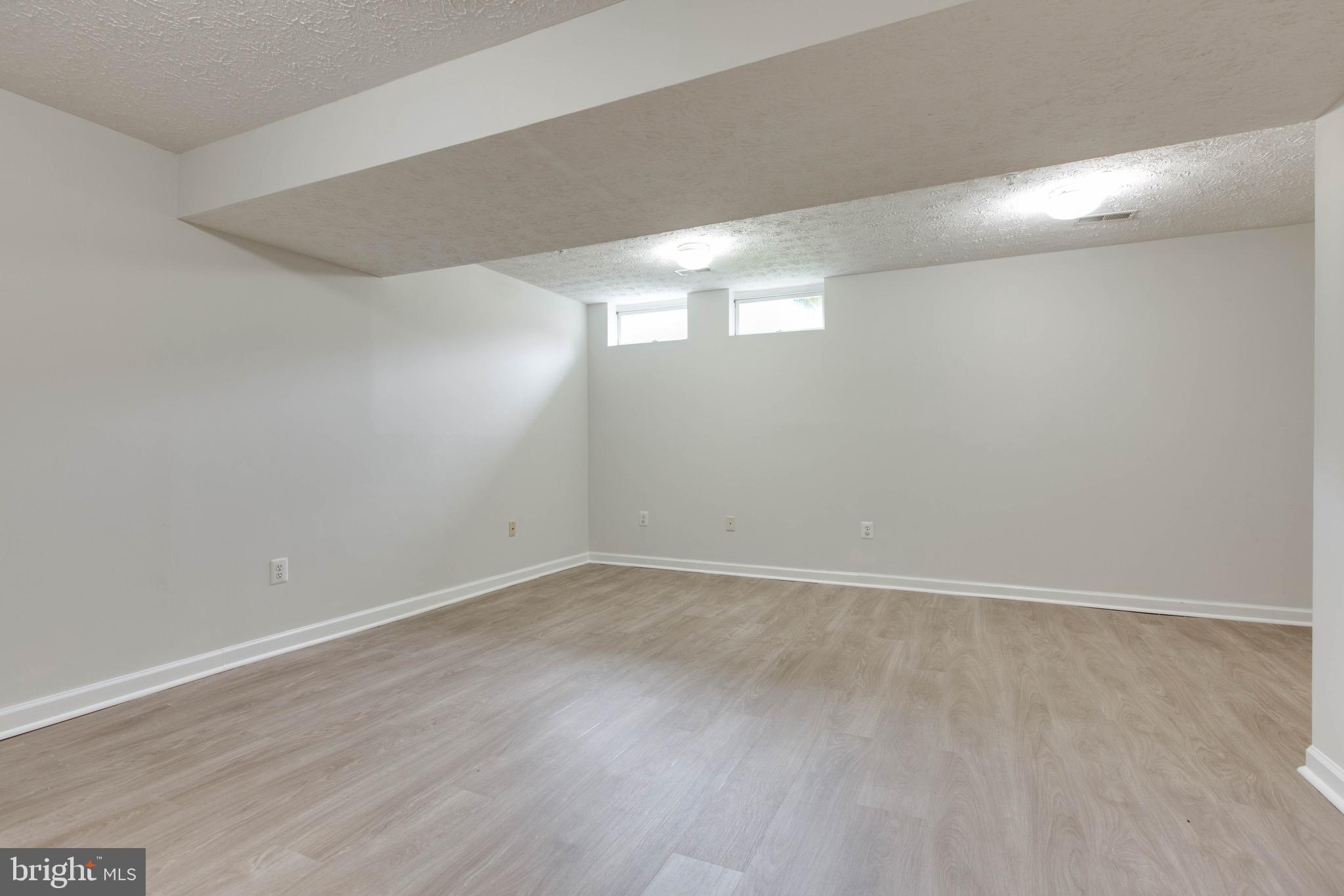 BRIGHTFIELD - Residential Lease