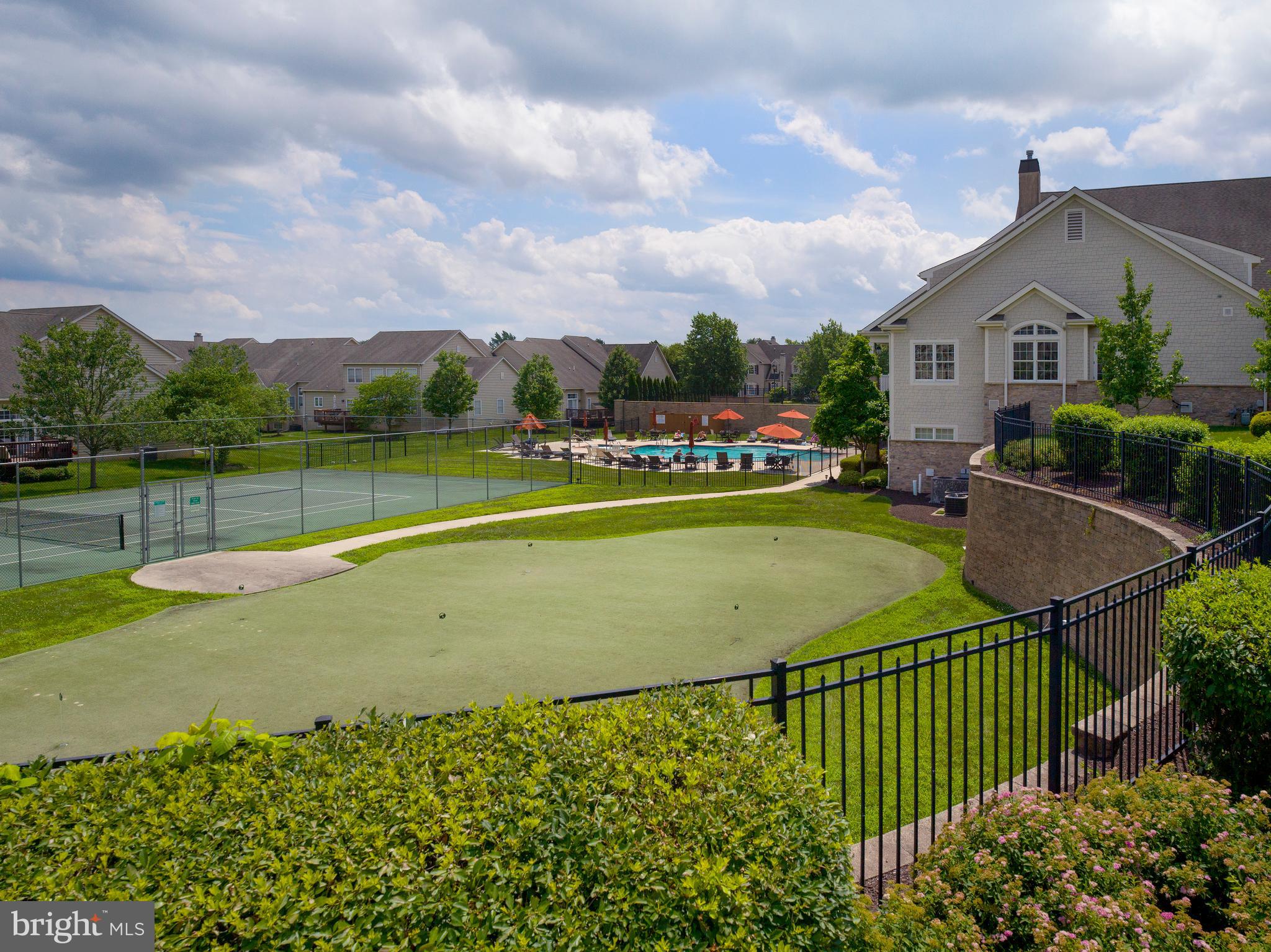 MONTGOMERY WALK - Residential