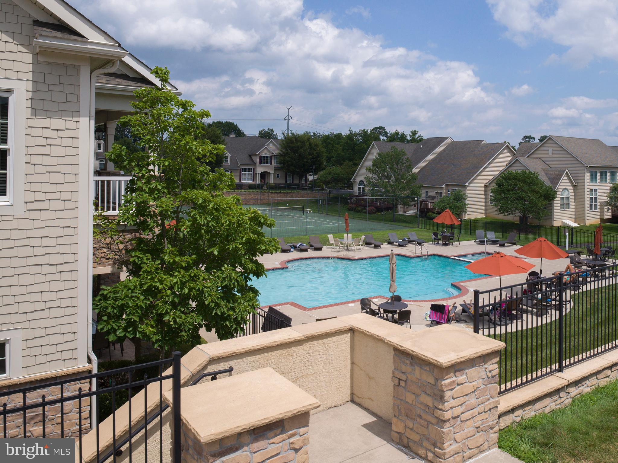 MONTGOMERY WALK - Residential