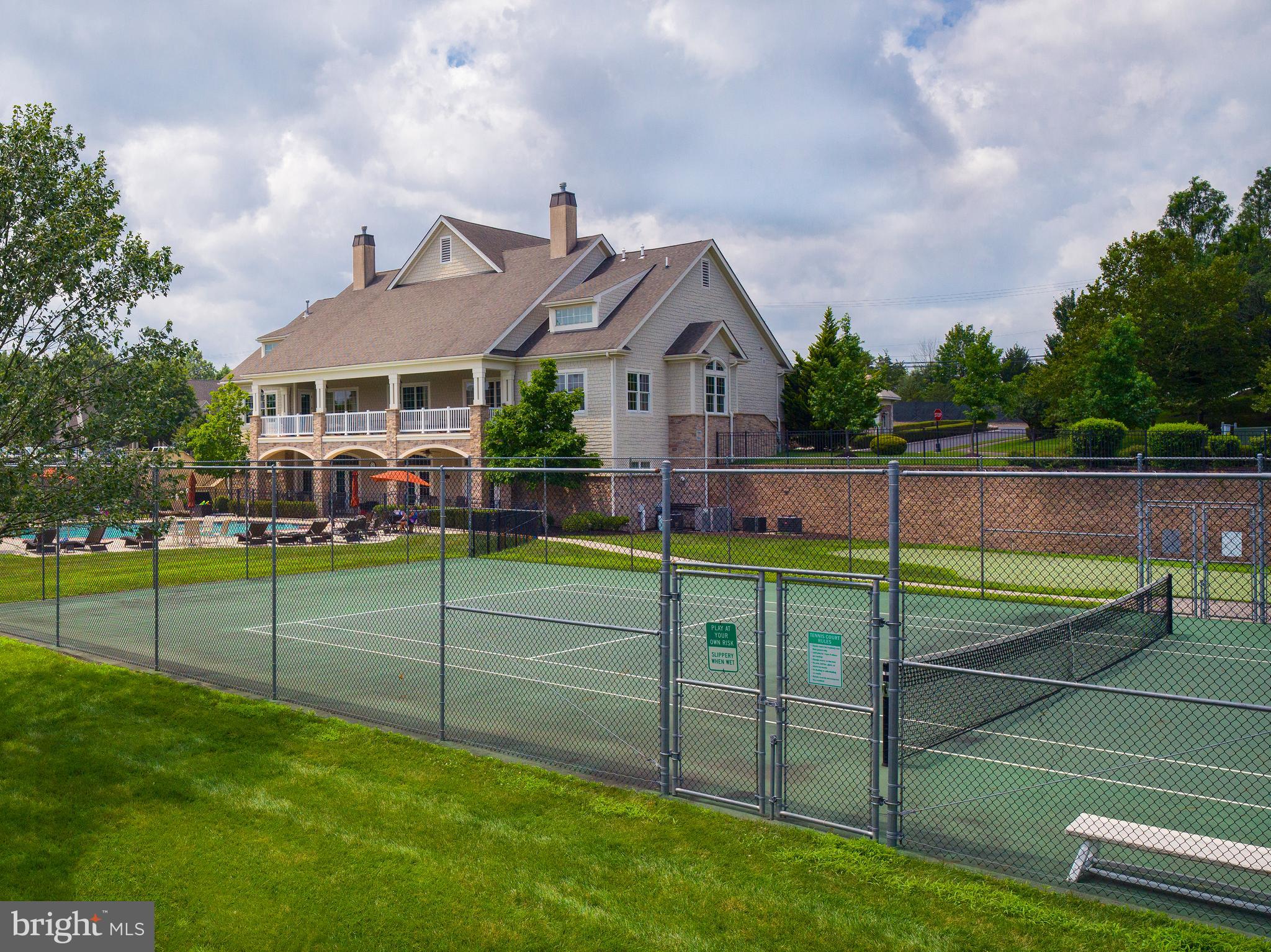 MONTGOMERY WALK - Residential