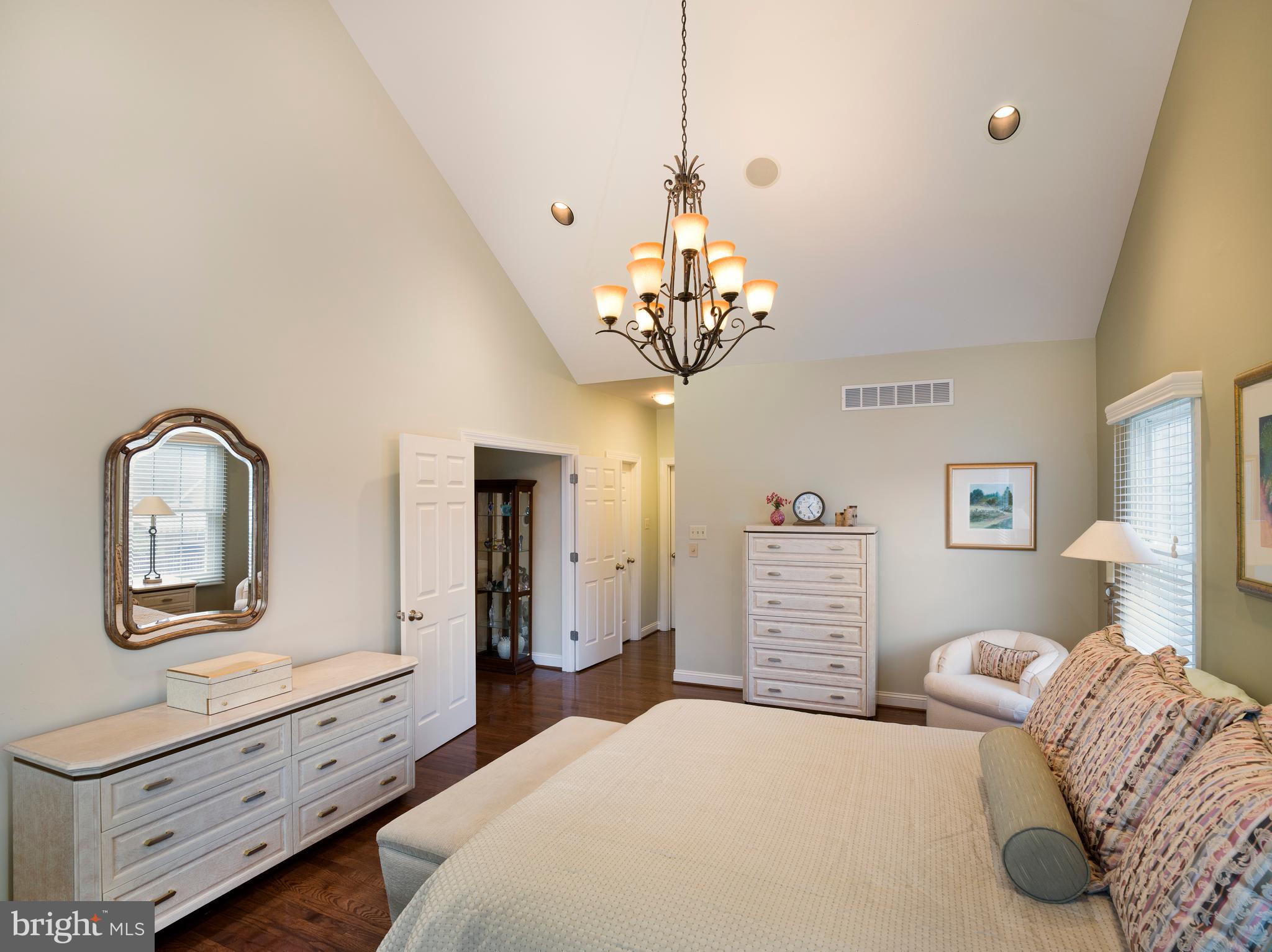 MONTGOMERY WALK - Residential