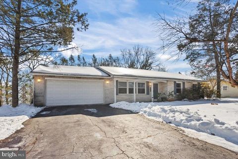 Homes For Sale - 962 W Areba Avenue<br/> HERSHEY, PA 17033