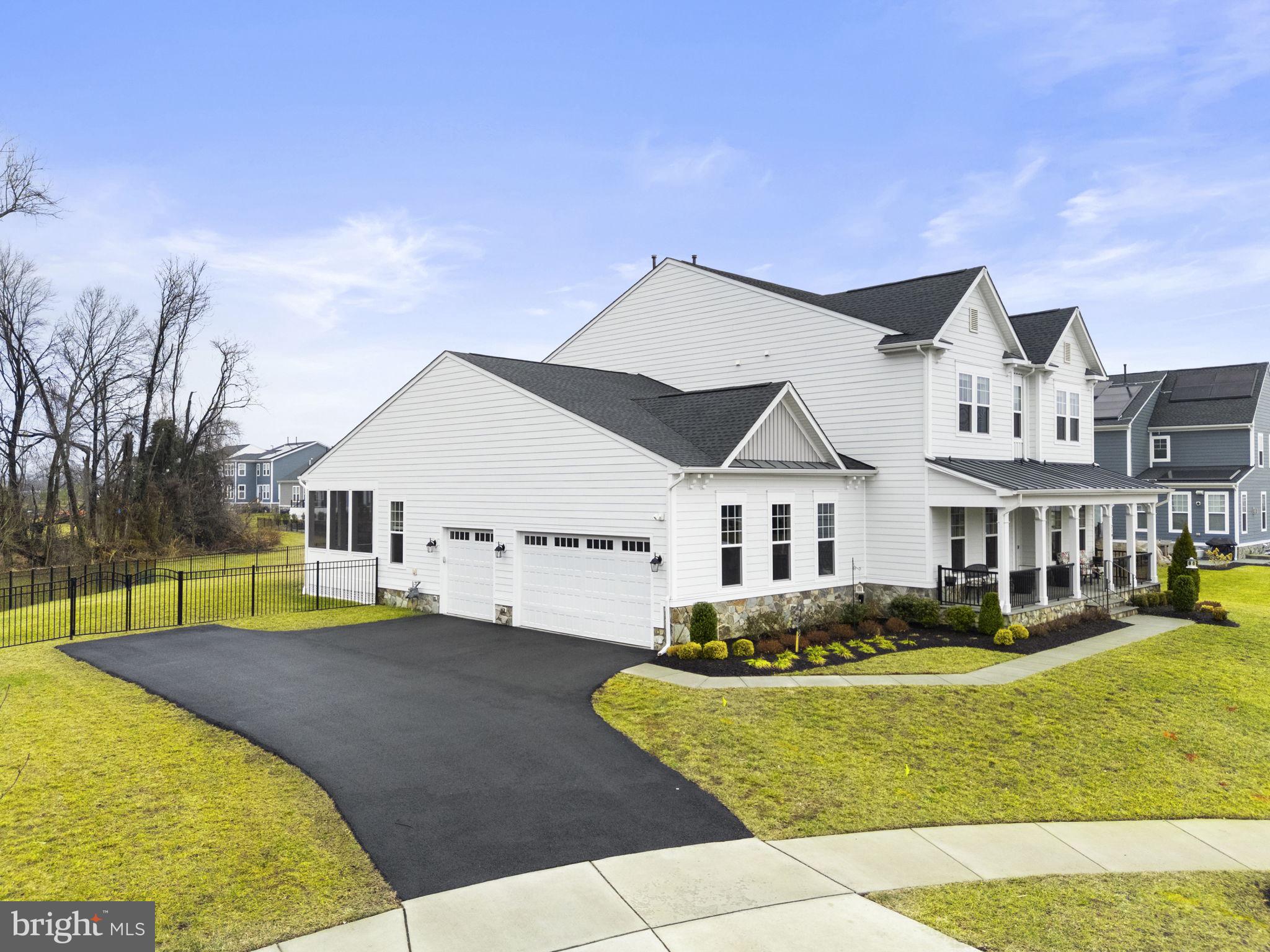 MEADOWBROOK - Residential