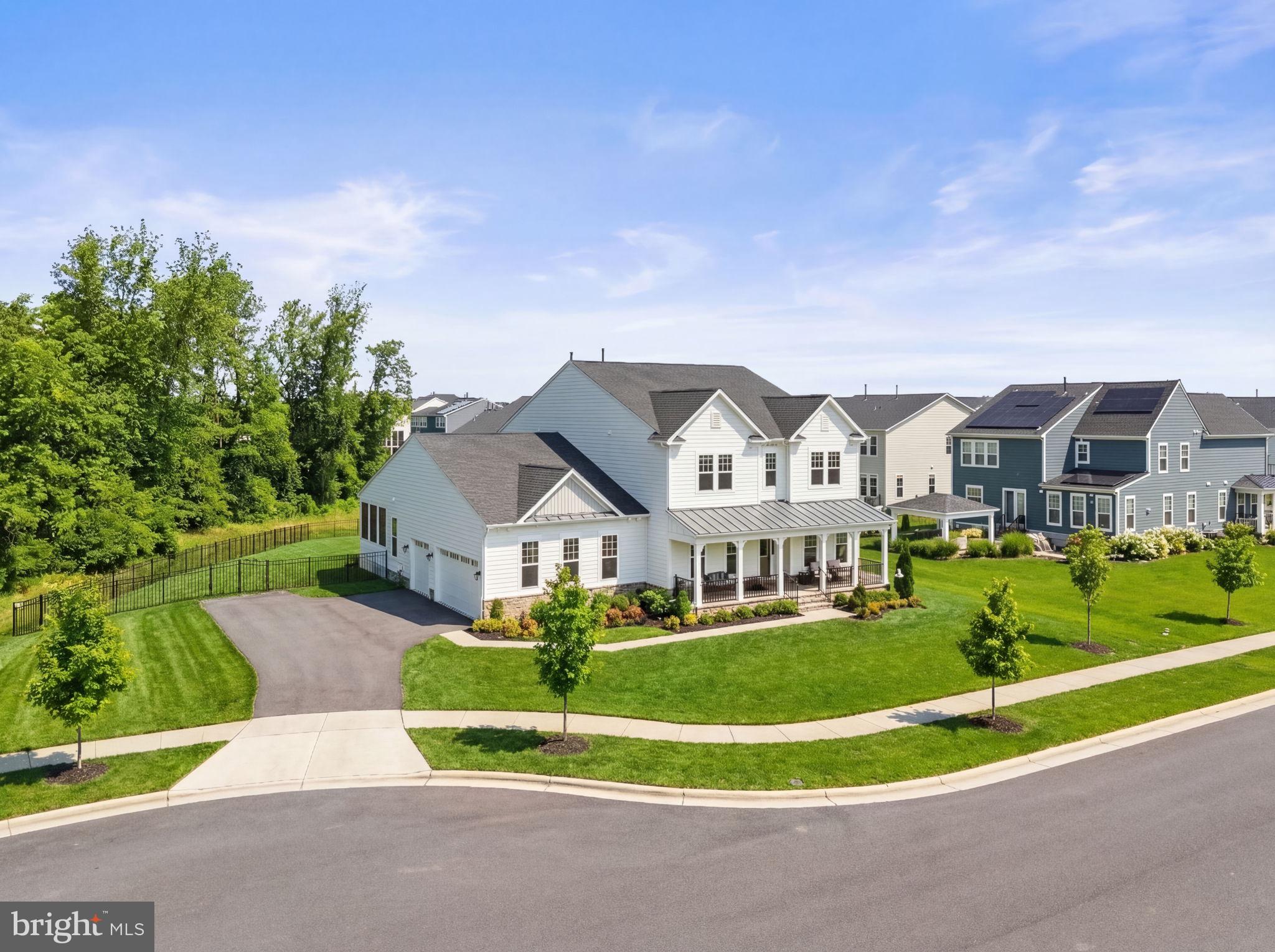 219 IDYLLIC PLACE SE