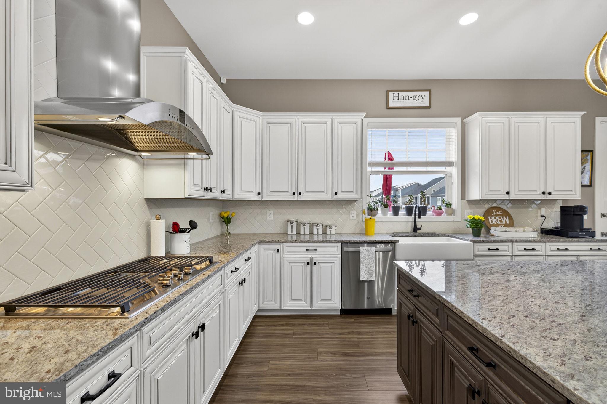 MEADOWBROOK - Residential