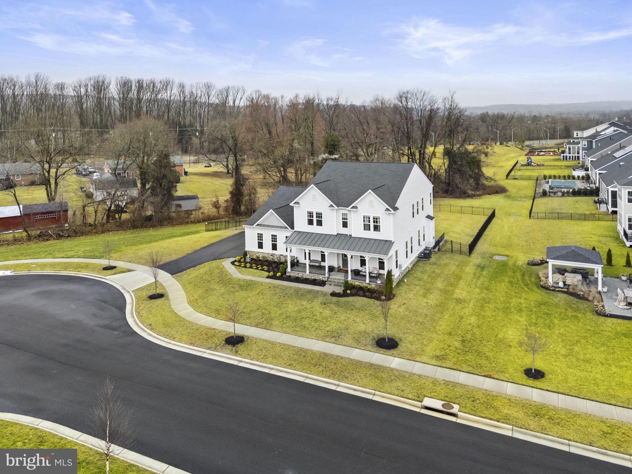 MEADOWBROOK - Residential