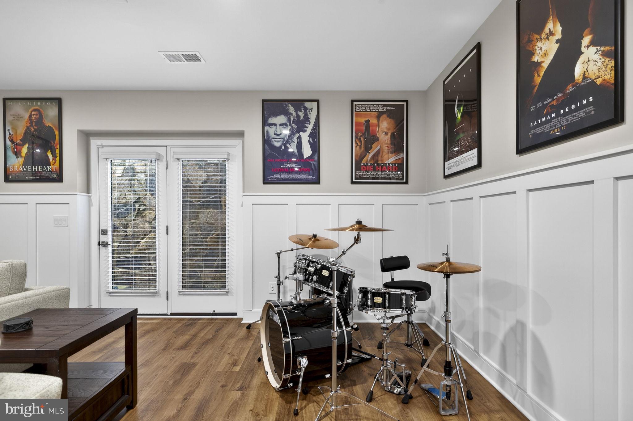 MEADOWBROOK - Residential