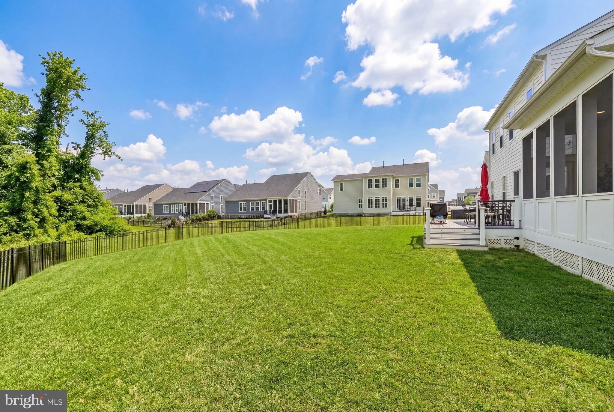 MEADOWBROOK - Residential