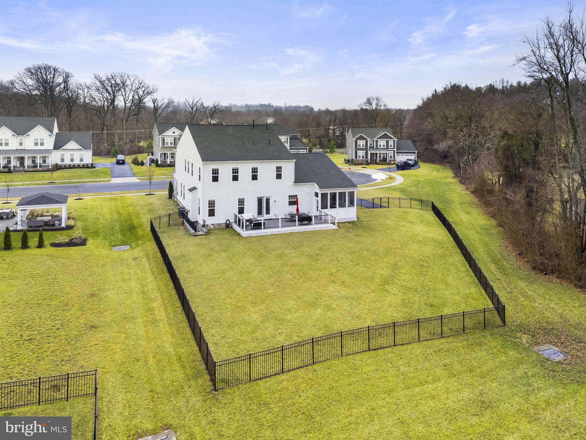 MEADOWBROOK - Residential