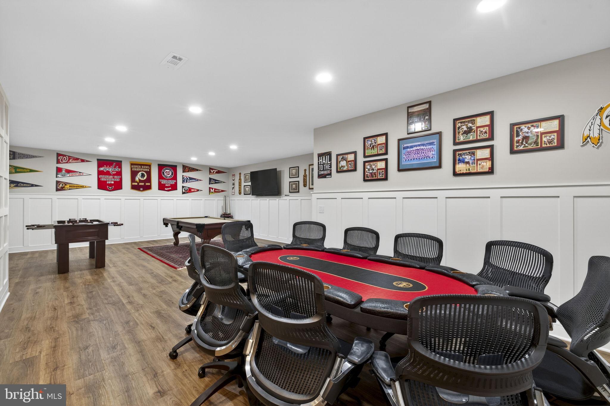 MEADOWBROOK - Residential