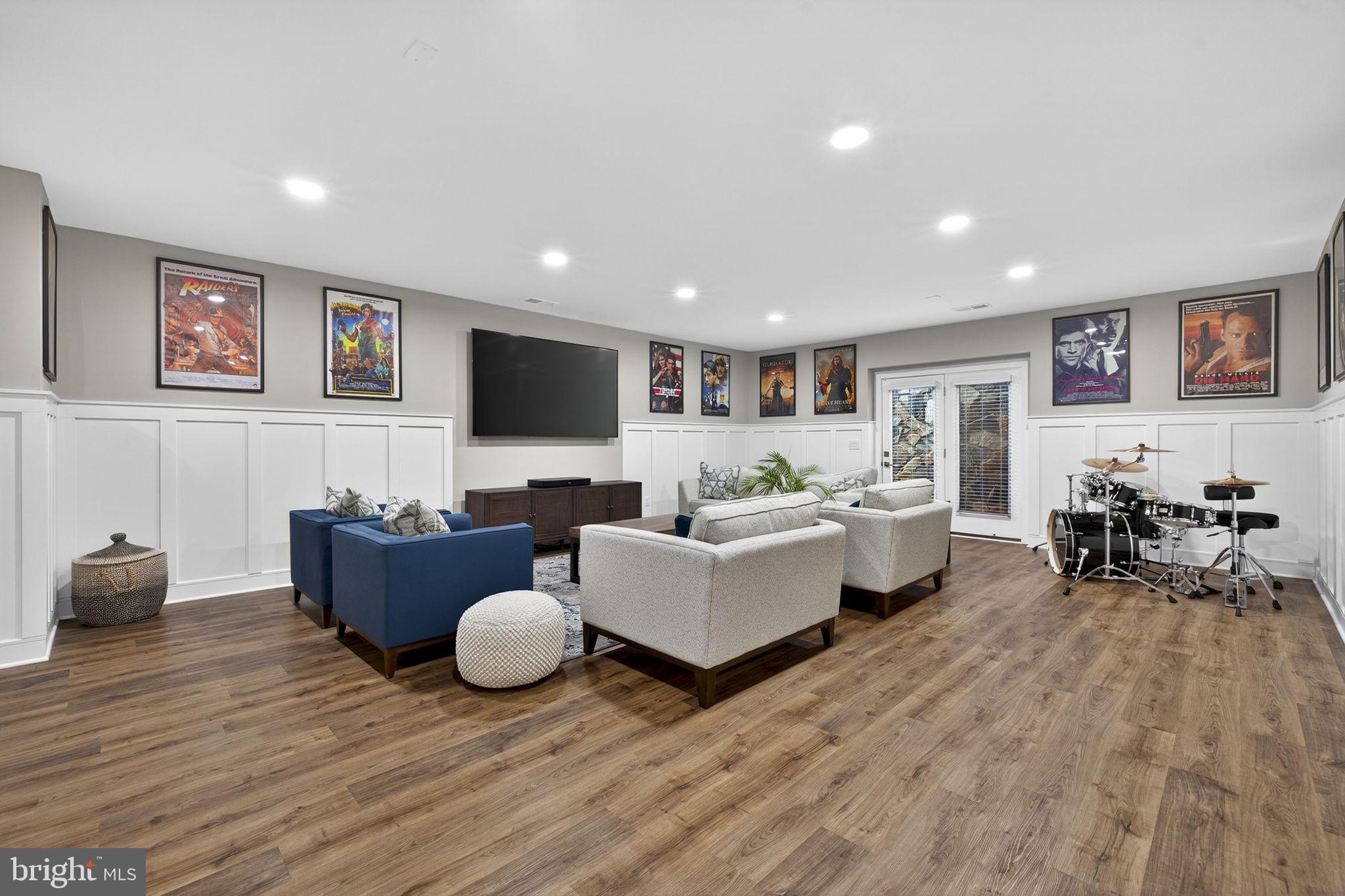 MEADOWBROOK - Residential