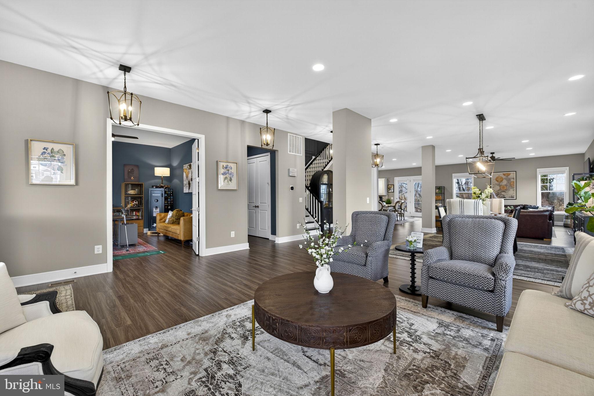 MEADOWBROOK - Residential