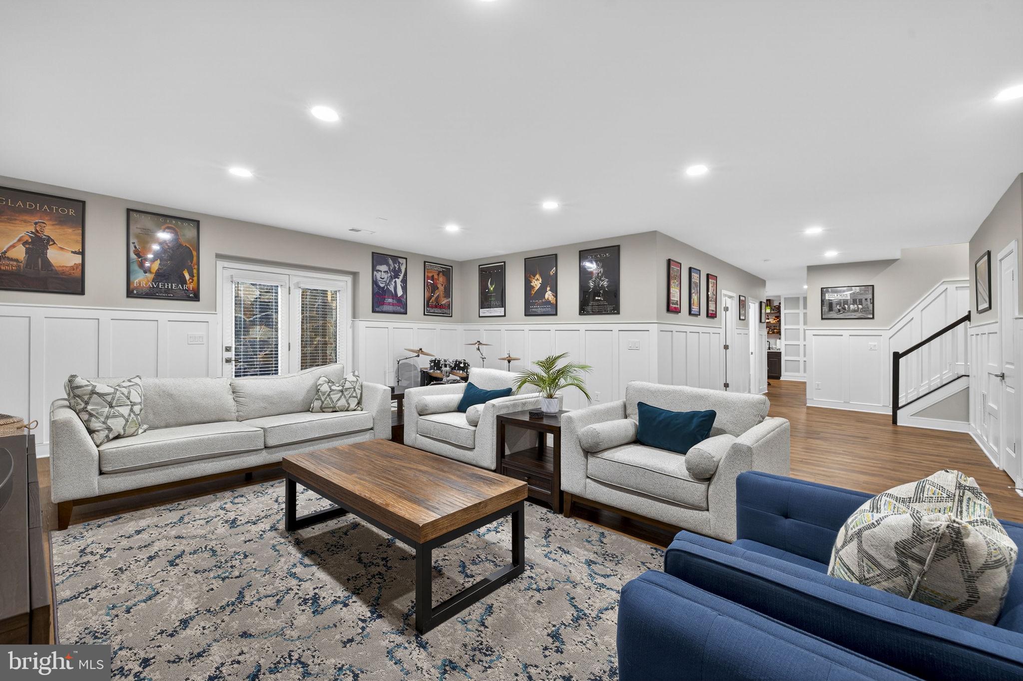 MEADOWBROOK - Residential