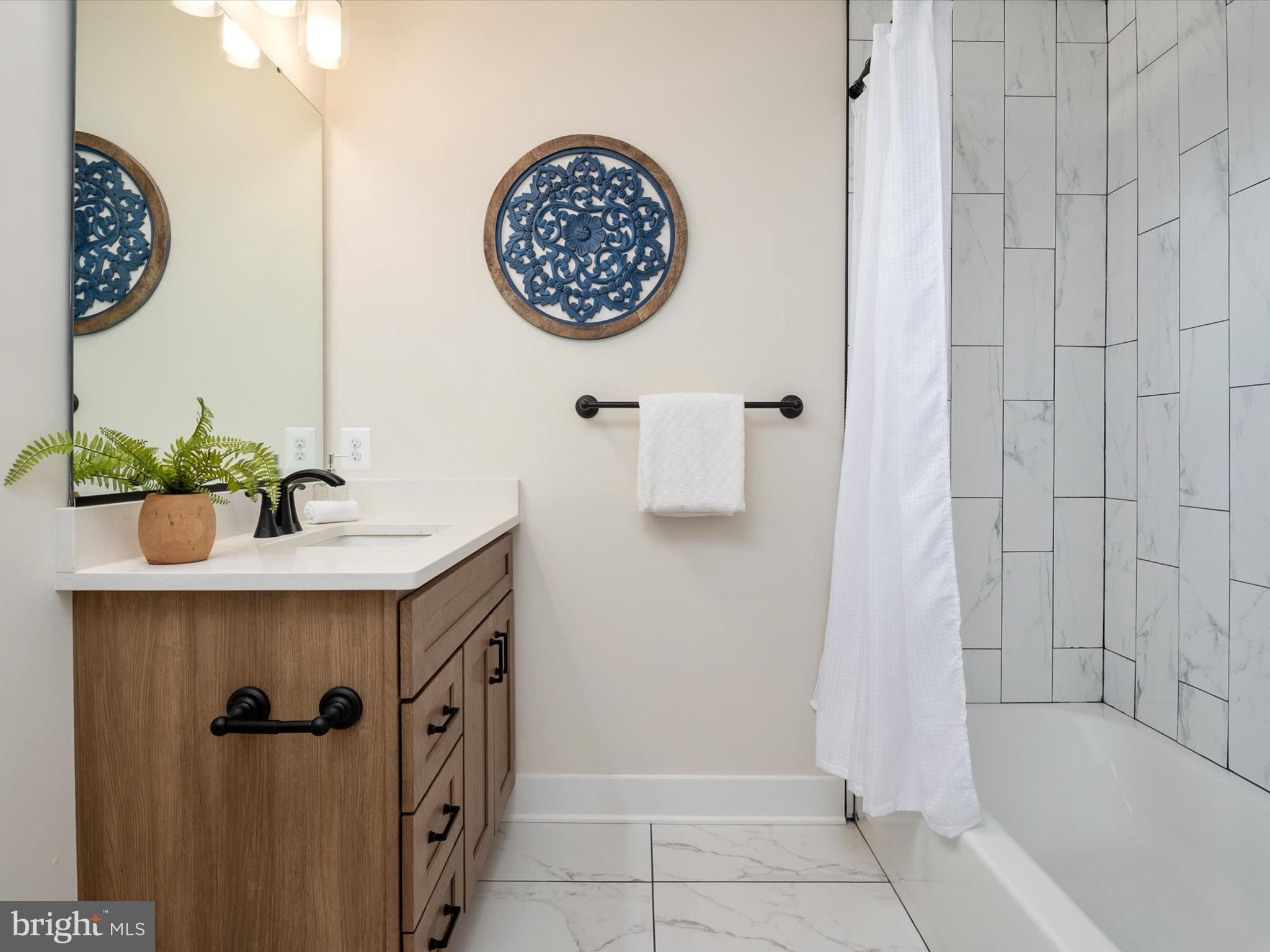 BELLA VISTA - Residential