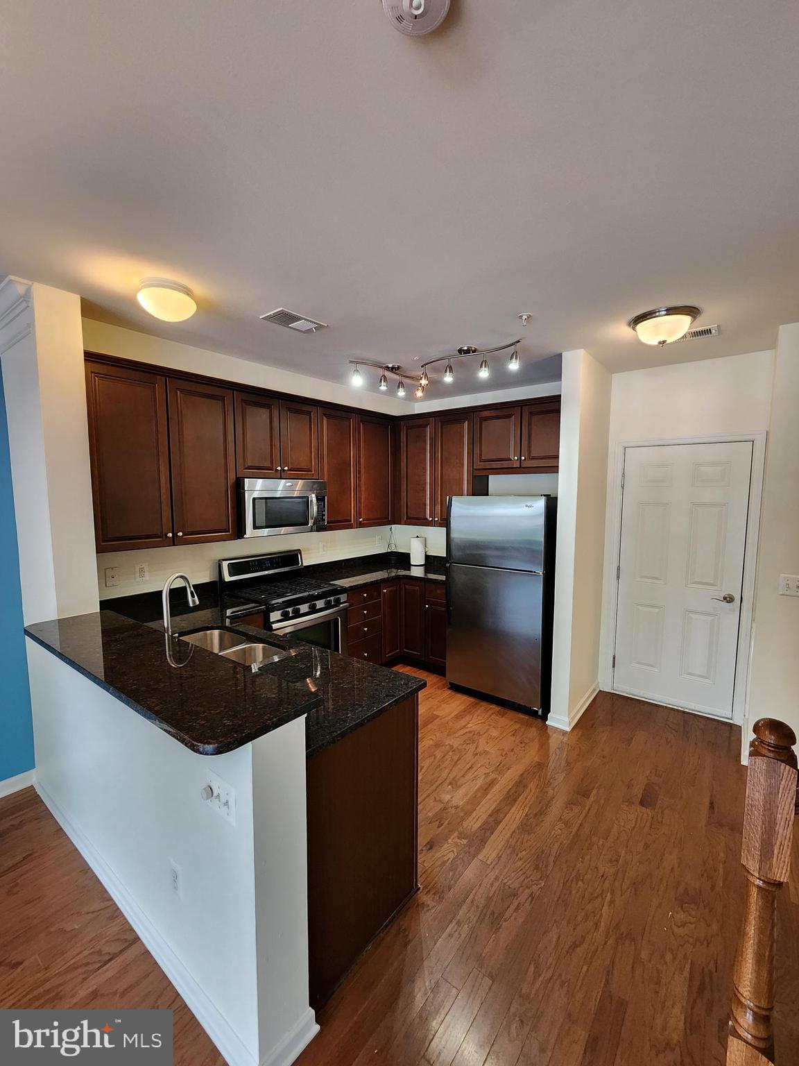 POTOMAC CLUB II - Residential Lease